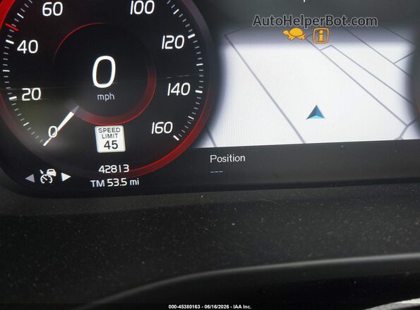 YV4162UM4N2725637 2022 VOLVO XC40 Белый 