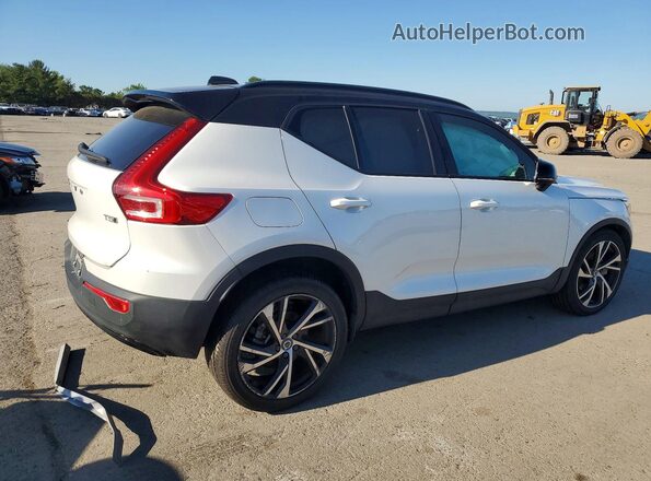 YV4162UM5M2612682 2021 VOLVO XC40 White Rear right