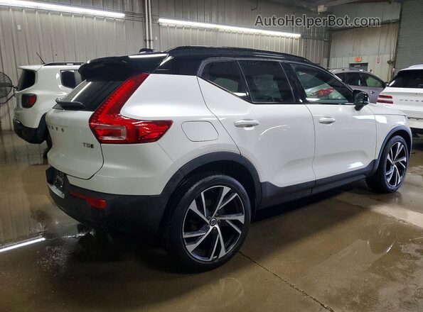 YV4162UM7M2420843 2021 VOLVO XC40 White უკანა მარჯვენა