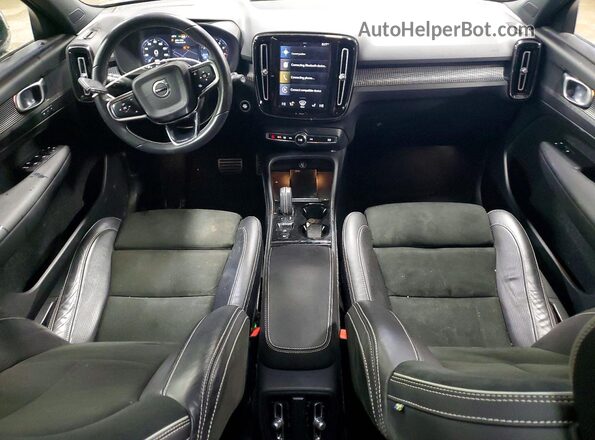 YV4162UM7M2420843 2021 VOLVO XC40 White წინა პანელის ხედი