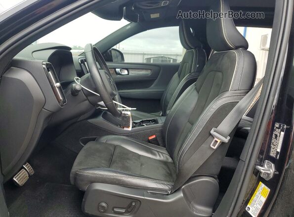 YV4162UM8M2526850 2021 VOLVO XC40 Black Սալոնի դիմացի տեսք