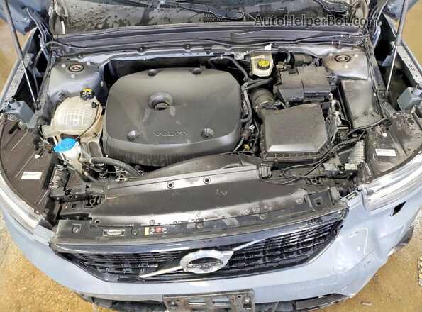 YV4162UM8N2724796 2022 VOLVO XC40 Gray Вид задньої частини салону