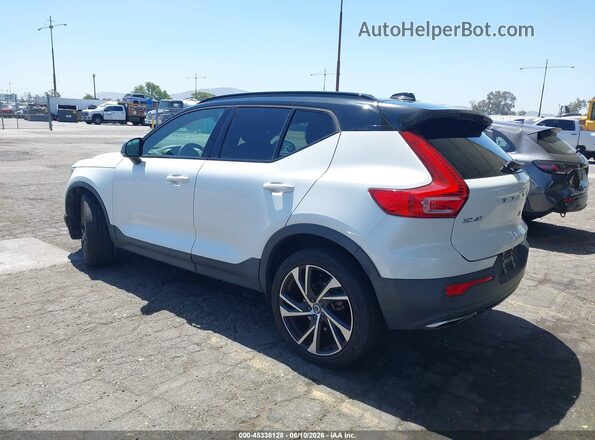 YV4162UM9L2347618 2020 VOLVO XC40 White Rear left