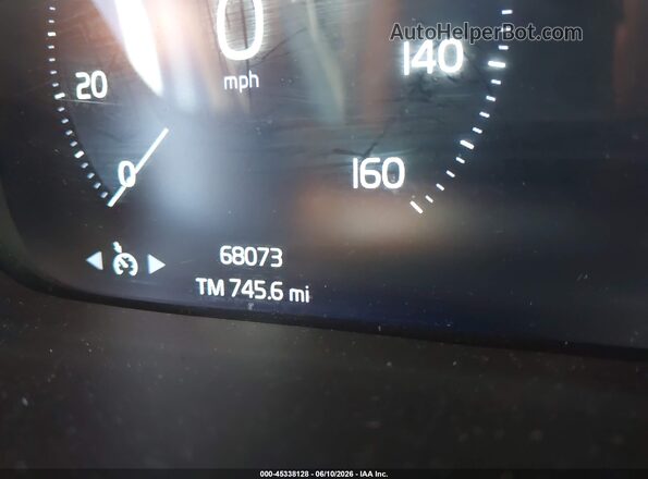 YV4162UM9L2347618 2020 VOLVO XC40 White 