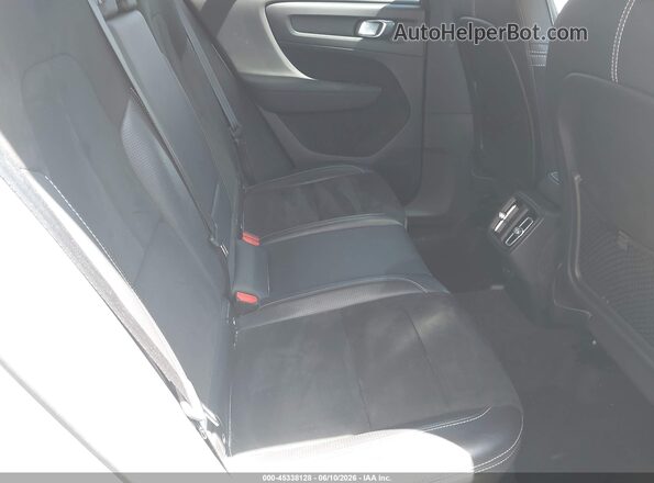 YV4162UM9L2347618 2020 VOLVO XC40 White VIN sticker view