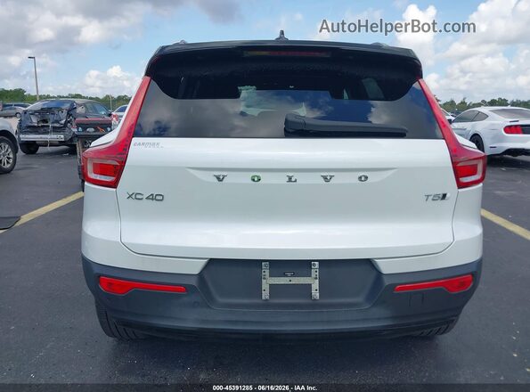 YV4162UM9M2574907 2021 VOLVO XC40 White 