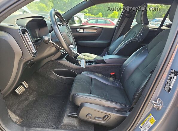 YV4162UMXM2533699 2021 VOLVO XC40 Blue Widok wnętrza z przodu