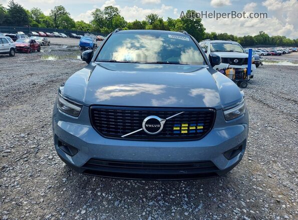 YV4162UMXM2533699 2021 VOLVO XC40 Blue Widok z przodu