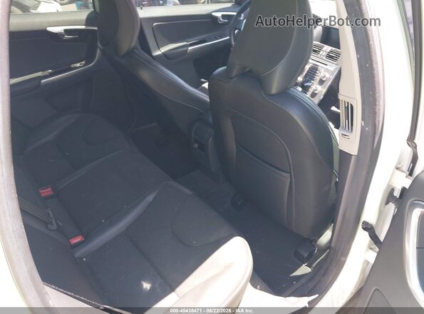 YV440MDJ8G2923477 2016 VOLVO XC60 White VIN կոդի պիտակի տեսք
