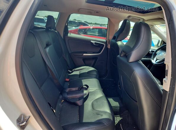 YV440MDK0G2795552 2016 VOLVO XC60 White Սալոնի հետևի տեսք