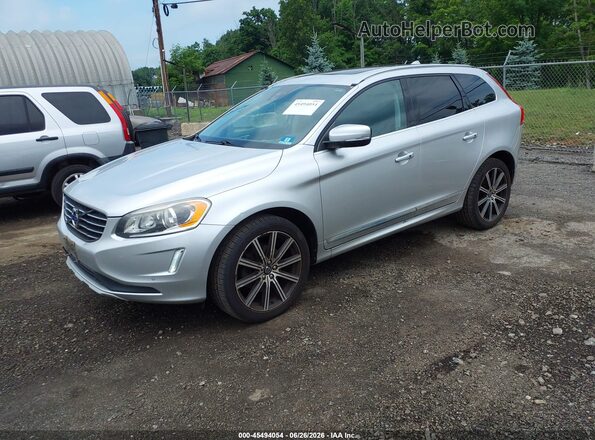 YV440MDK1G2829711 2016 VOLVO XC60 Silver Vista tres cuartos delantera izquierda