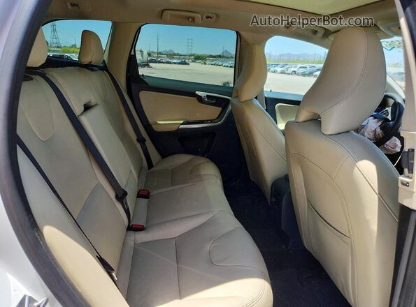YV440MDK1G2857394 2016 VOLVO XC60 White Вид задньої частини салону