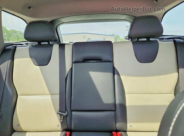 YV440MDR3H2178421 2017 VOLVO XC60 Gray Vista de los asientos traseros