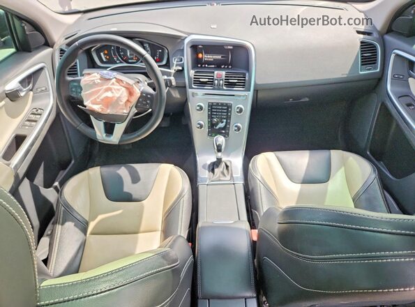 YV440MDR3H2178421 2017 VOLVO XC60 Gray Vista del salpicadero