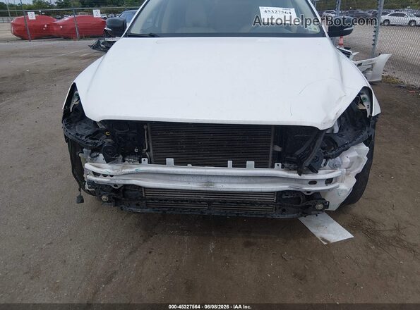 YV440MDR3H2226144 2017 VOLVO XC60 White Widok z przodu