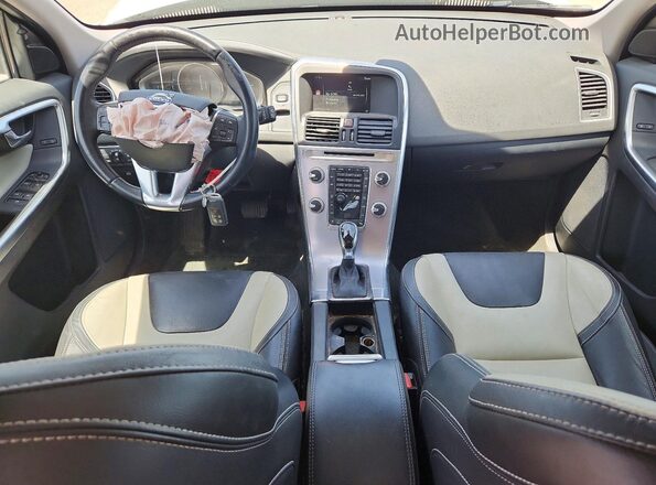 YV440MDR8H2015537 2017 VOLVO XC60 White Widok deski rozdzielczej