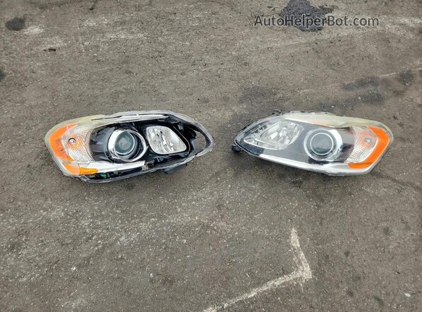 YV440MDU2H2009432 2017 VOLVO XC60 White 
