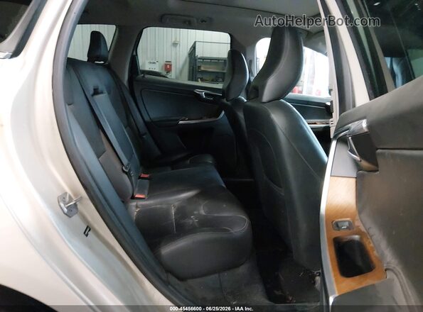 YV440MDU8H2008737 2017 VOLVO XC60 Beige VIN կոդի պիտակի տեսք