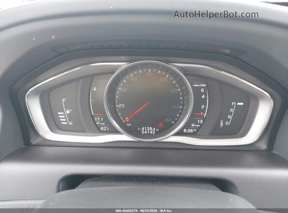 YV440MDU8H2192139 2017 VOLVO XC60 White Widok tylnych siedzeń