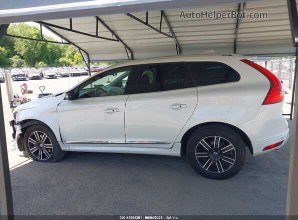 YV440MRR1H2111714 2017 VOLVO XC60 White Widok wnętrza 360 stopni