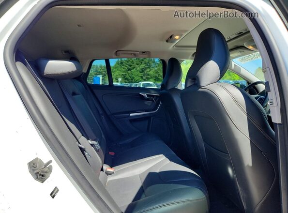 YV440MWK2H1039743 2017 VOLVO V60 Белый Вид задних сидений