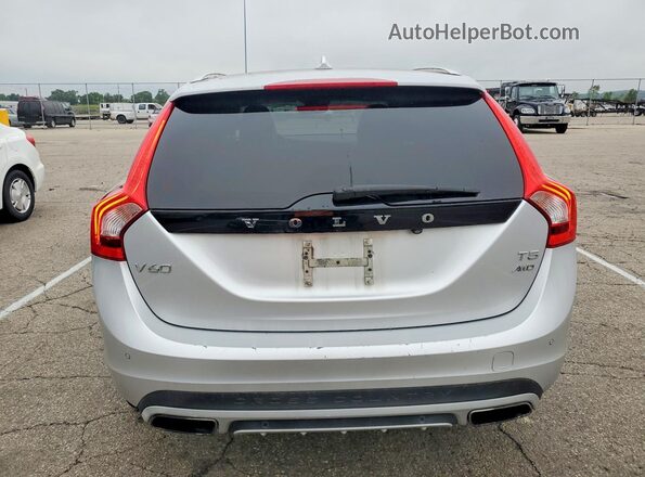 YV440MWK6J2052396 2018 VOLVO V60 Silver Rear view