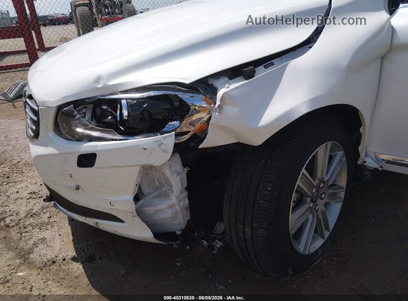 YV449MRM0G2904298 2016 VOLVO XC60 White Front view