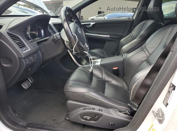 YV449MRP2G2868348 2016 VOLVO XC60 White Вид салону спереду