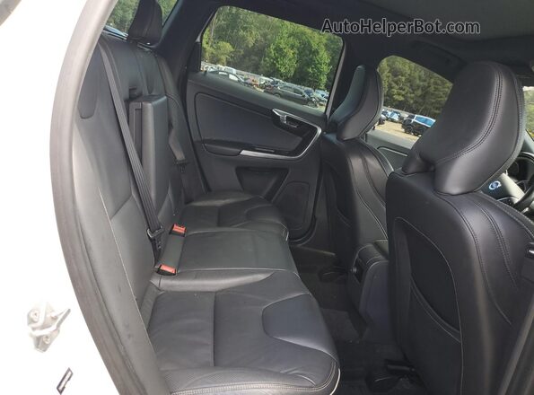 YV449MRP2G2868348 2016 VOLVO XC60 White Вид задньої частини салону