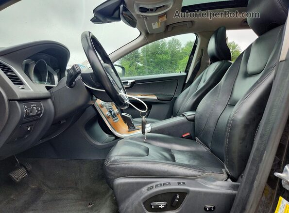 YV449MRU2H2140441 2017 VOLVO XC60 Black Вид салону спереду