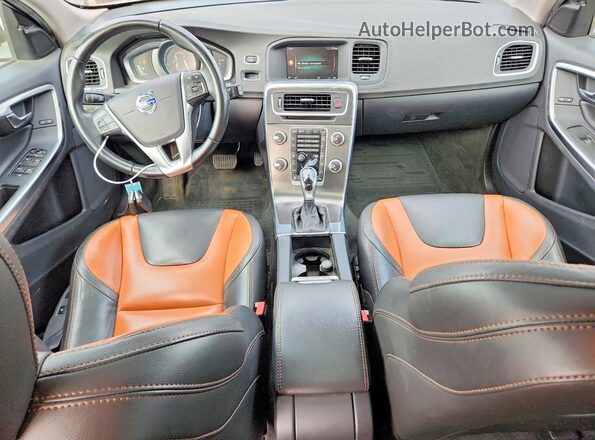 YV4612HKXG1018774 2016 VOLVO V60 Black Առջևի վահանակի տեսք