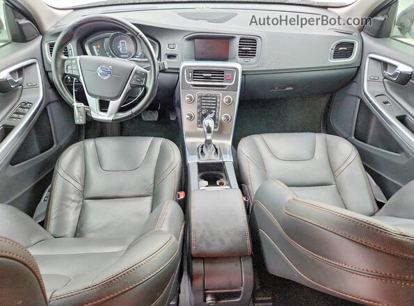 YV4612HM3G1008136 2016 VOLVO V60 Silver წინა პანელის ხედი