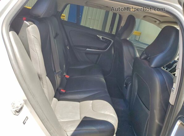 YV4612HM6G1003397 2016 VOLVO V60 Серебряный Вид задних сидений
