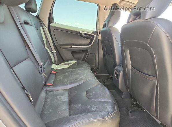 YV4612RK8G2853569 2016 VOLVO XC60 Silver 