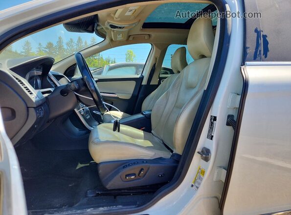 YV4612RK9G2837784 2016 VOLVO XC60 Белый Вид салона спереди
