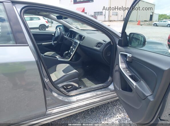 YV4612UM7G2000377 2016 VOLVO S60 CROSS COUNTRY Gray Vista interior delantera