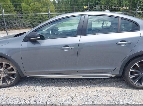 YV4612UM7G2000377 2016 VOLVO S60 CROSS COUNTRY Gray Vista interior trasera