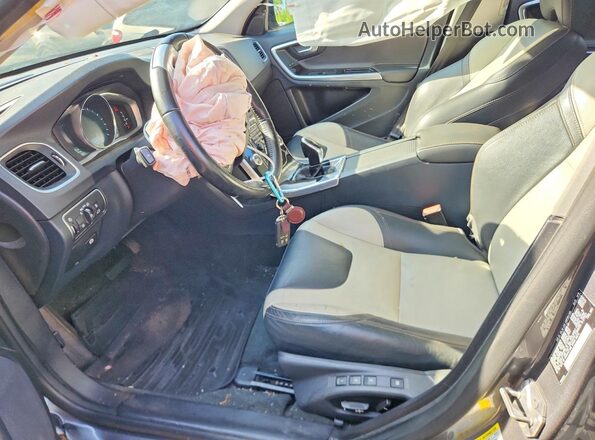YV4612UM8G2001375 2016 VOLVO S60 Gray წინა სალონის ხედი