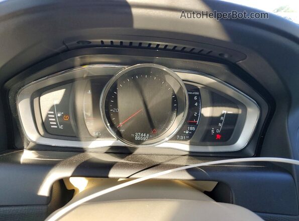 YV4902RKXG2788918 2016 VOLVO XC60 Silver Սարքավորումների վահանակի տեսք