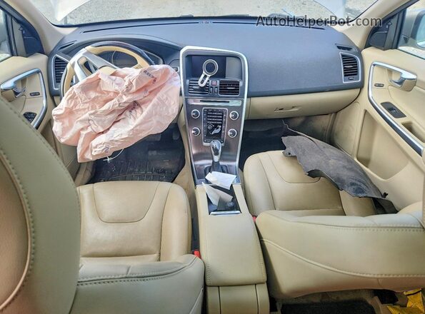 YV4902RKXG2788918 2016 VOLVO XC60 Silver Առջևի վահանակի տեսք