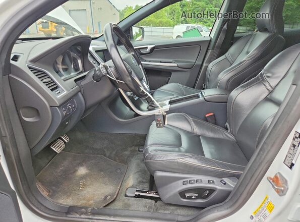YV4902RS6G2781304 2016 VOLVO XC60 White Widok wnętrza z przodu