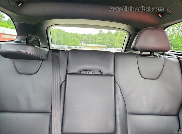 YV4902RS6G2781304 2016 VOLVO XC60 White Widok tylnych siedzeń