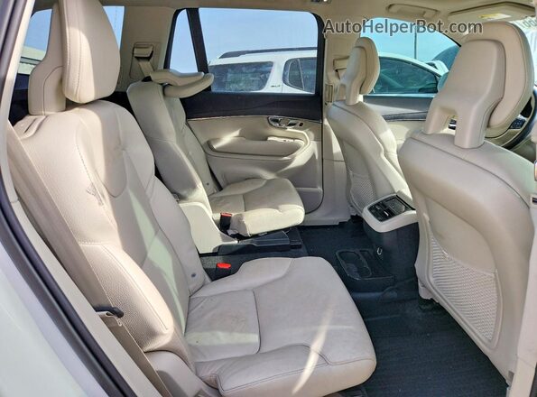 YV4A221K4L1609498 2020 VOLVO XC90 White უკანა სალონის ხედი