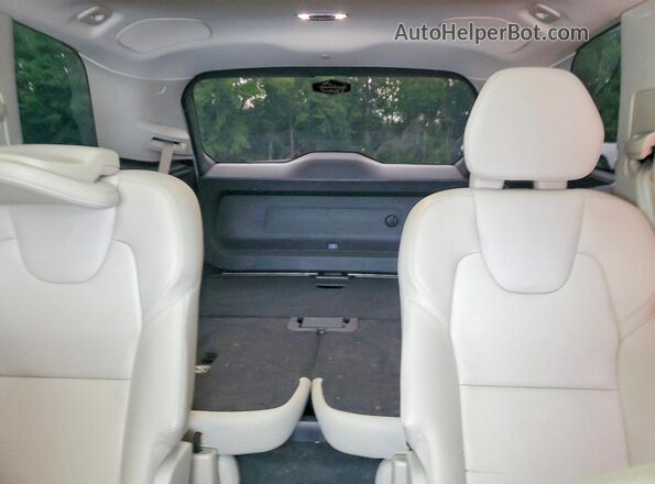 YV4A221K4N1836385 2022 VOLVO XC90 White Vista de los asientos traseros