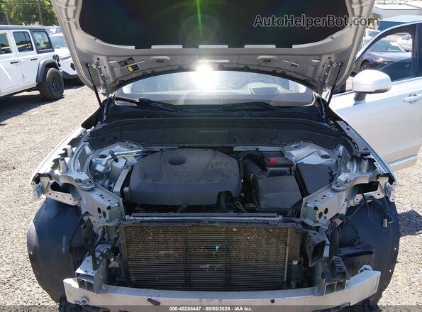 YV4A221L1L1568532 2020 VOLVO XC90 Серебряный Вид сзади