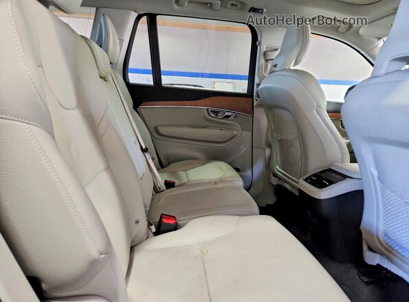 YV4A22PK6N1842356 2022 VOLVO XC90 Gray Вид задньої частини салону
