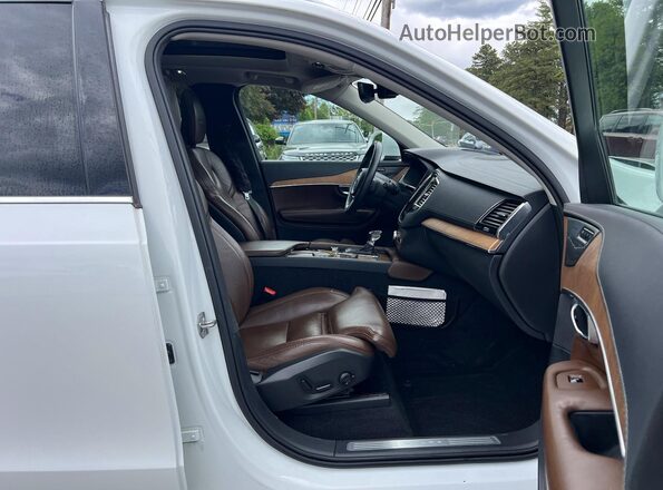 YV4A22PL0K1499418 2019 VOLVO XC90 White Вид спереду