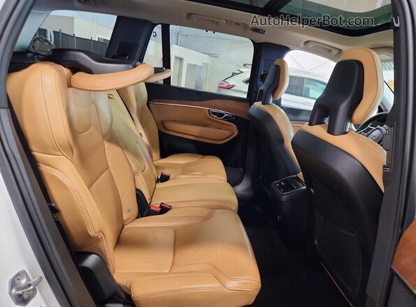 YV4A22PL2G1024473 2016 VOLVO XC90 Белый Вид задней части салона