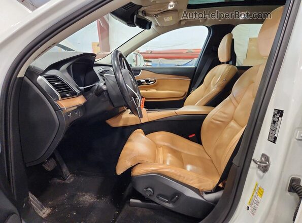 YV4A22PL2G1024473 2016 VOLVO XC90 Белый Вид салона спереди