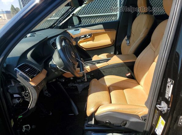 YV4A22PL4G1000675 2016 VOLVO XC90 Черный Вид салона спереди